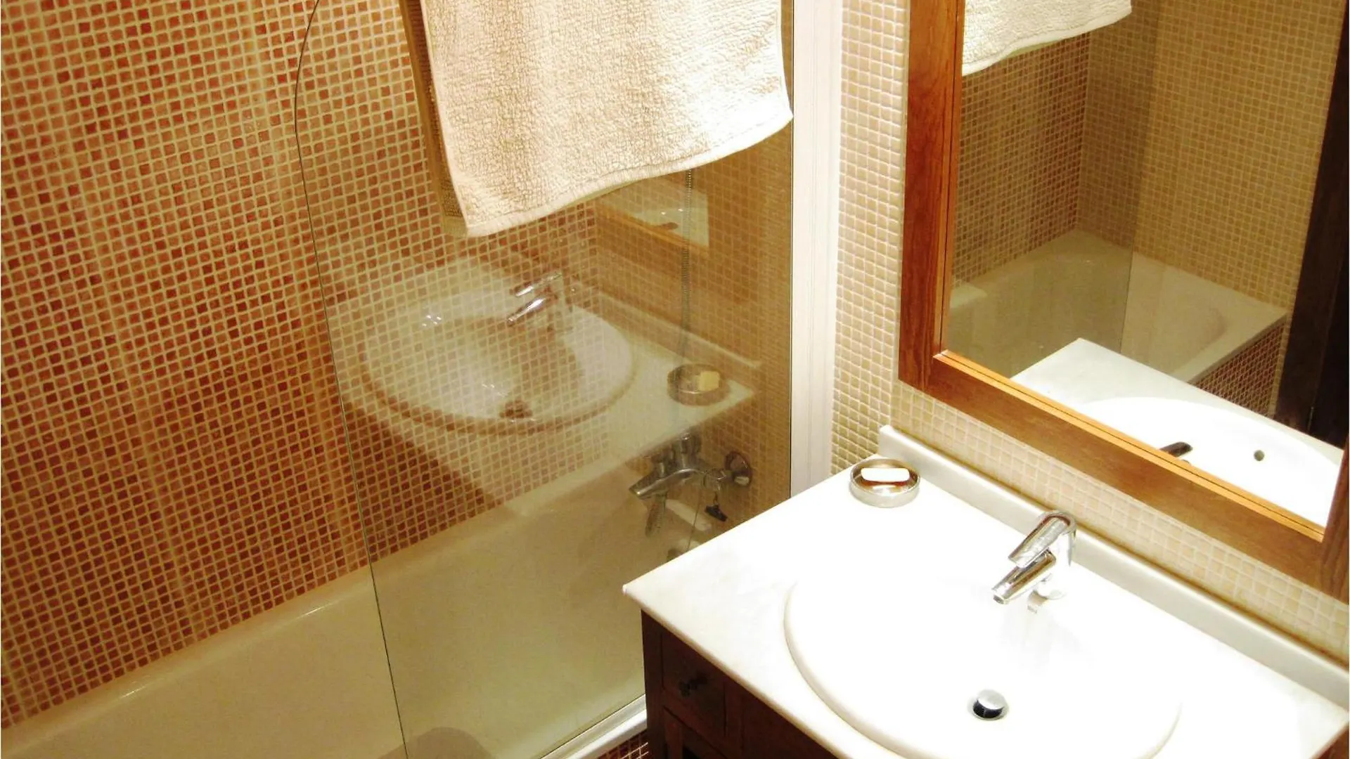 2 Bedroom Stunning Apartment In Vera Playa Media Legua